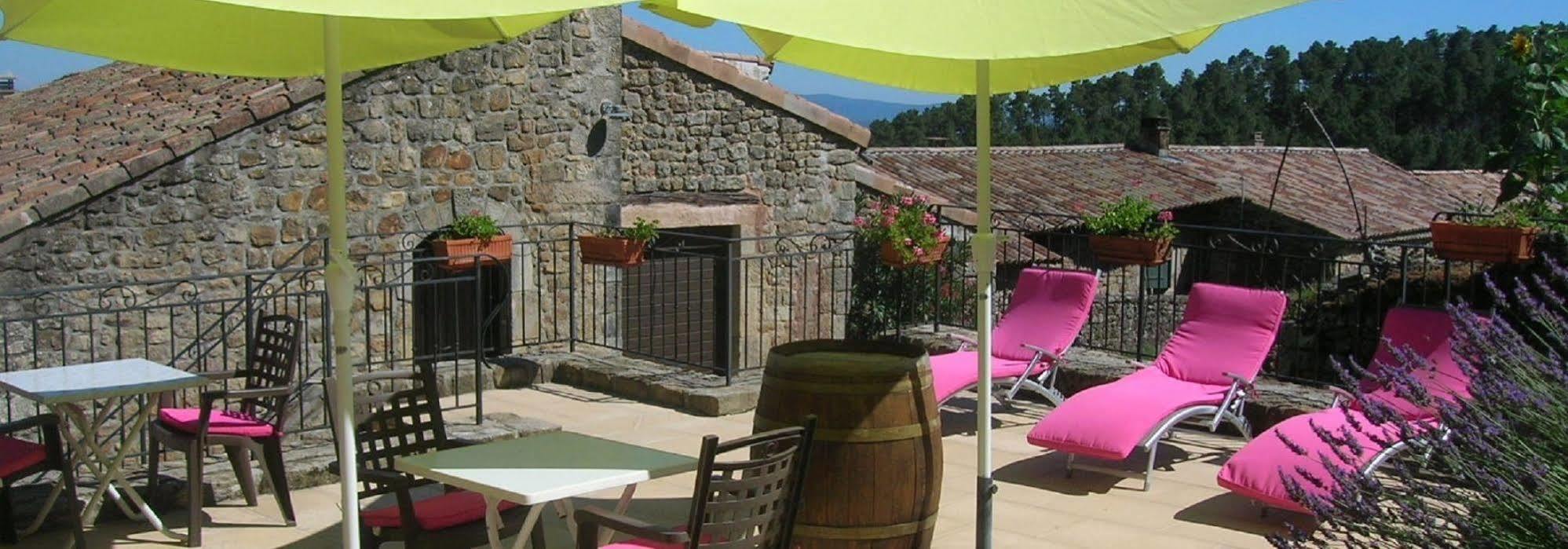 Aux Vieux Arceaux Hotel Mercuer Buitenkant foto