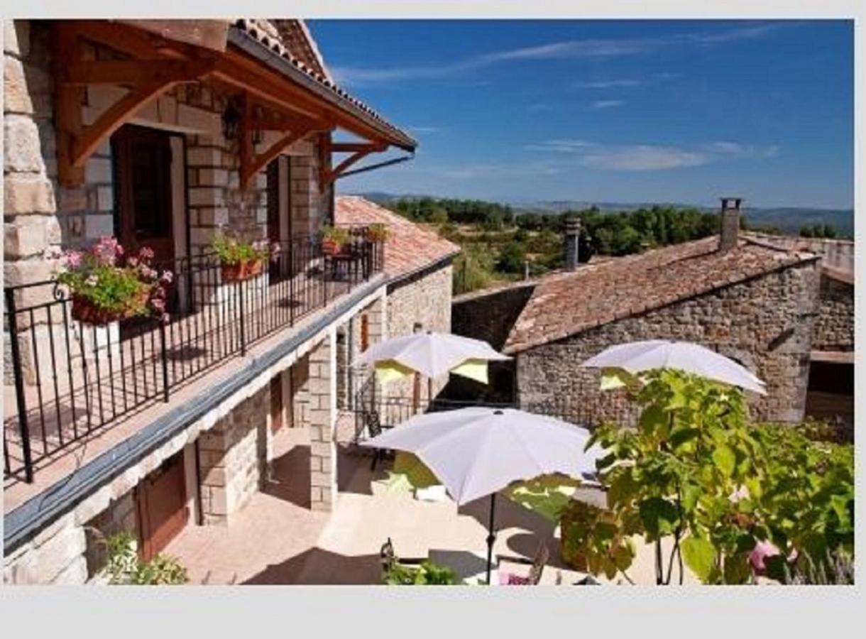 Aux Vieux Arceaux Hotel Mercuer Buitenkant foto